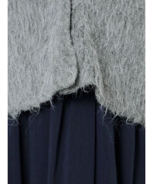 ELENDEEK(エレンディーク)の「ショートファーカーディガンセットワンピース(ワンピース・レディース・ブラック/グレー/オフホワイト・01/02)」の6枚目の写真