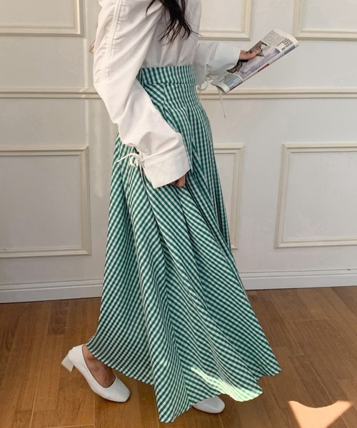 ECLIN(エクラン)の「マキシ丈ギンガムチェックフレアスカート(スカート・レディース・ブラック/グリーン/ネイビー・S/M)」の13枚目の写真