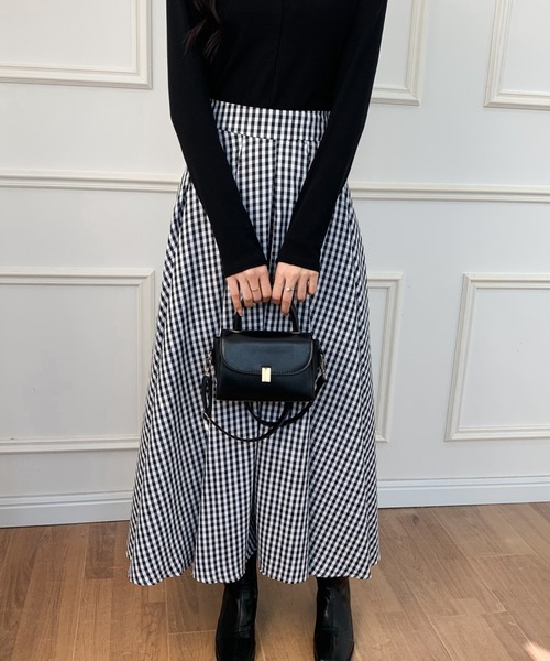 ECLIN(エクラン)の「マキシ丈ギンガムチェックフレアスカート(スカート・レディース・ブラック/グリーン/ネイビー・S/M)」の4枚目の写真