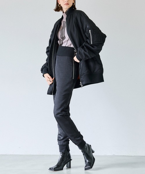 casane(カサネ)の「ハイウエストパラシュートパンツ(その他パンツ・レディース・グレー/ブラック・1/2)」の13枚目の写真