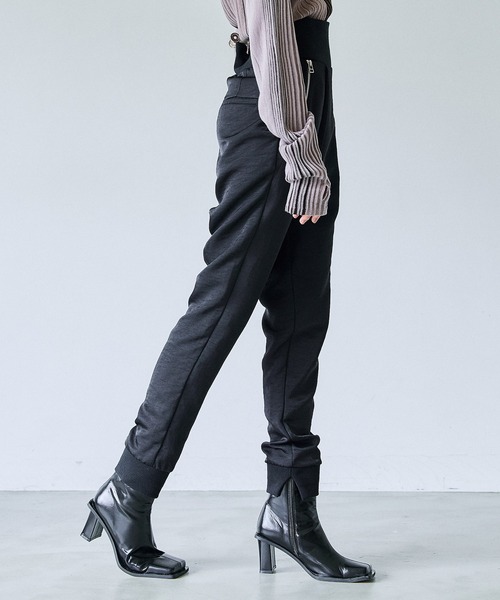 casane(カサネ)の「ハイウエストパラシュートパンツ(その他パンツ・レディース・グレー/ブラック・1/2)」の14枚目の写真