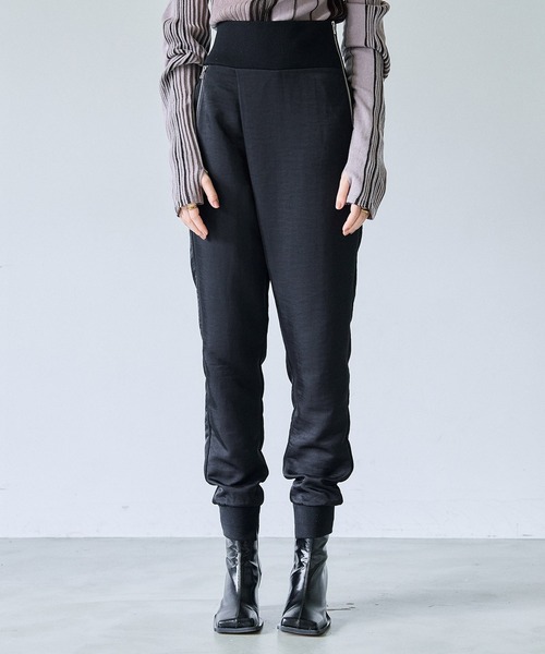 casane(カサネ)の「ハイウエストパラシュートパンツ(その他パンツ・レディース・グレー/ブラック・1/2)」の15枚目の写真