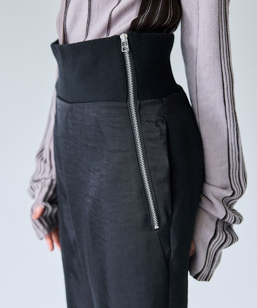 casane(カサネ)の「ハイウエストパラシュートパンツ(その他パンツ・レディース・グレー/ブラック・1/2)」の19枚目の写真