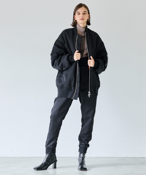 casane(カサネ)の「ハイウエストパラシュートパンツ(その他パンツ・レディース・グレー/ブラック・1/2)」の11枚目の写真