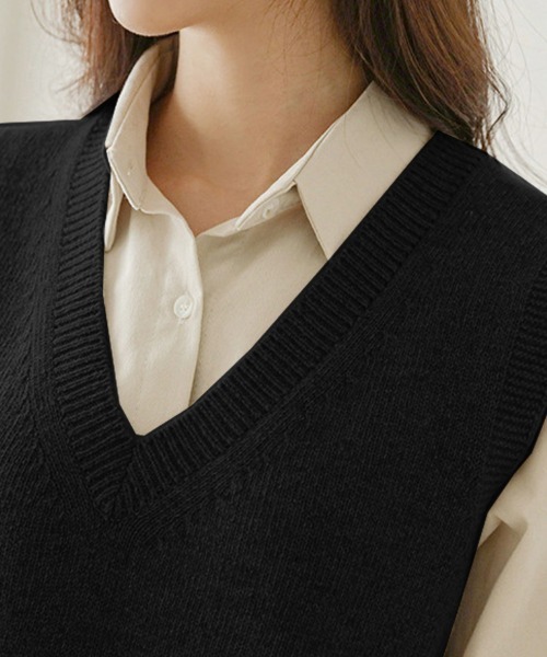 Doux Belle（ドゥーベル）の「シンプルVネックニットベスト（ベスト・レディース・ベージュ/ブラウン/グレー/ブラック/オートミール・MEDIUM/LARGE/X-LARGE/SMALL）」の16枚目の写真