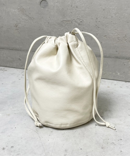 StyleSea(スタイルシー)の「ミニ巾着ポーチバッグ(ハンドバッグ・レディース・ブラウン/ブラック/アイボリー・FREE)」の2枚目の写真