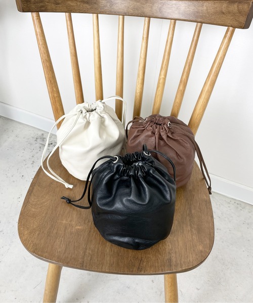 StyleSea(スタイルシー)の「ミニ巾着ポーチバッグ(ハンドバッグ・レディース・ブラウン/ブラック/アイボリー・FREE)」の10枚目の写真