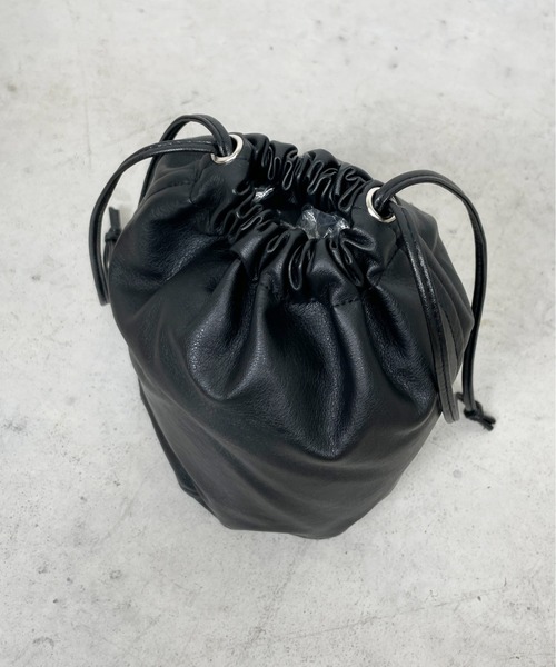 StyleSea(スタイルシー)の「ミニ巾着ポーチバッグ(ハンドバッグ・レディース・ブラウン/ブラック/アイボリー・FREE)」の8枚目の写真