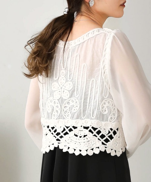 Bab（バブ）の「モチーフデザインブラウス（シャツ/ブラウス・レディース・オフホワイト/ベージュ・M）」の16枚目の写真