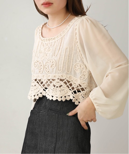 Bab（バブ）の「モチーフデザインブラウス（シャツ/ブラウス・レディース・オフホワイト/ベージュ・M）」の21枚目の写真