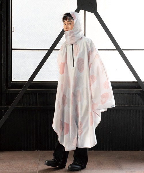 Wpc.（ダブリュピーシー）の「チャリーポンポン（レインコート/ポンチョ・レディース・ホワイト系その他/グレー系その他/ホワイト系その他2/ピンク系その他/ネイビー×ホワイト/ネイビー/ドット/ホワイト系その他3/ブラック系その他2/オフホワイト/ベージュ・FREE）」の21枚目の写真