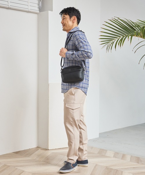 UNION STATION（ユニオンステーション）の「シンセティックレザー型押しミニショルダーバッグ / カメラバッグ（ショルダーバッグ・メンズ・ブラック系その他/ブラック・FREE）」の11枚目の写真