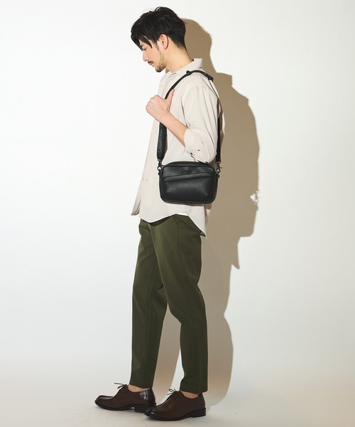 UNION STATION（ユニオンステーション）の「シンセティックレザー型押しミニショルダーバッグ / カメラバッグ（ショルダーバッグ・メンズ・ブラック系その他/ブラック・FREE）」の4枚目の写真