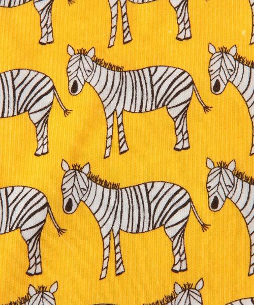 green label relaxing(グリーンレーベルリラクシング)の「Andover Fabrics ゼブラプリントビブ(スタイ/よだれかけ・キッズ・イエロー/ネイビー・フリー)」の5枚目の写真