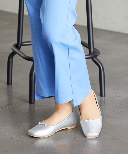 noyau（ノヤウ）の「スクエアトゥリボンバレエシューズ（バレエシューズ・レディース・ブラック/シルバー/アイボリー・S/L/M/LL）」の3枚目の写真