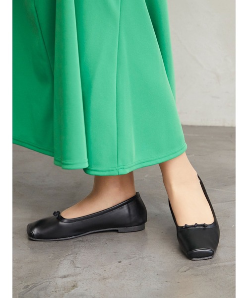 noyau（ノヤウ）の「スクエアトゥリボンバレエシューズ（バレエシューズ・レディース・ブラック/シルバー/アイボリー・S/L/M/LL）」の2枚目の写真