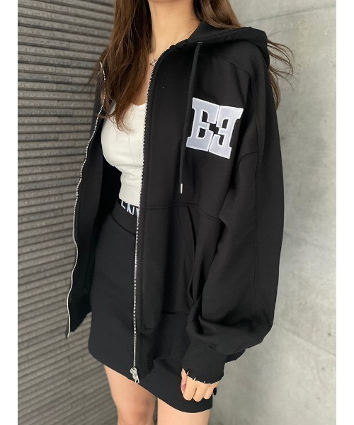 ENVYM（アンビー）の「Eロゴジップパーカー（パーカー・レディース・ブラック/ブルー/ベージュ/ホワイト・FREE）」の3枚目の写真