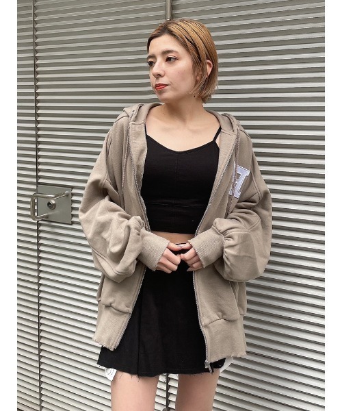 ENVYM（アンビー）の「Eロゴジップパーカー（パーカー・レディース・ブラック/ブルー/ベージュ/ホワイト・FREE）」の13枚目の写真