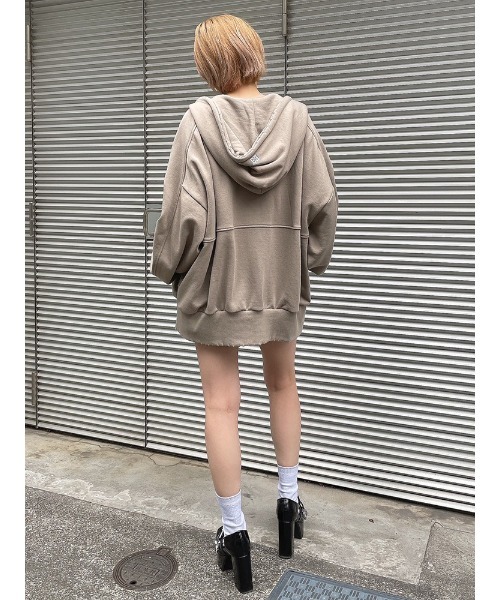 ENVYM（アンビー）の「Eロゴジップパーカー（パーカー・レディース・ブラック/ブルー/ベージュ/ホワイト・FREE）」の18枚目の写真