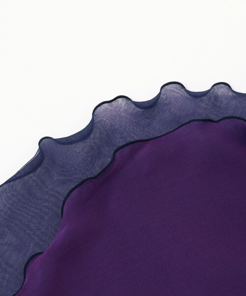 BRILLA per il gusto（ブリッラペルイルグースト）の「Brilla per il gusto / シルク ソリッド シフォン チーフ（ポケットチーフ・メンズ・シルバー/ブラック/ネイビー・ONE SIZE）」の6枚目の写真