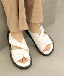 ふわふわインソールのフラットサンダル