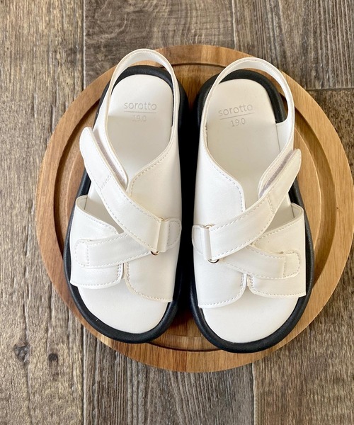 SOROTTO（ソロット）の「ふわふわインソールのフラットサンダル（サンダル・キッズ・ライトブラウン/ブラック/ゴールド/パープル/ホワイト・16.0cm/17.0cm/18.0cm/19.0cm/20.0cm/21.0cm/22.0cm）」の8枚目の写真