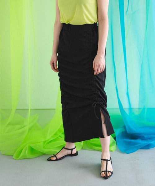 bohmal（ボマール）の「ポインテッドトゥTストラップサンダル（サンダル・レディース・ブラック/シルバー/イエロー・23.0cm/23.5cm/24.0cm/24.5cm）」の22枚目の写真