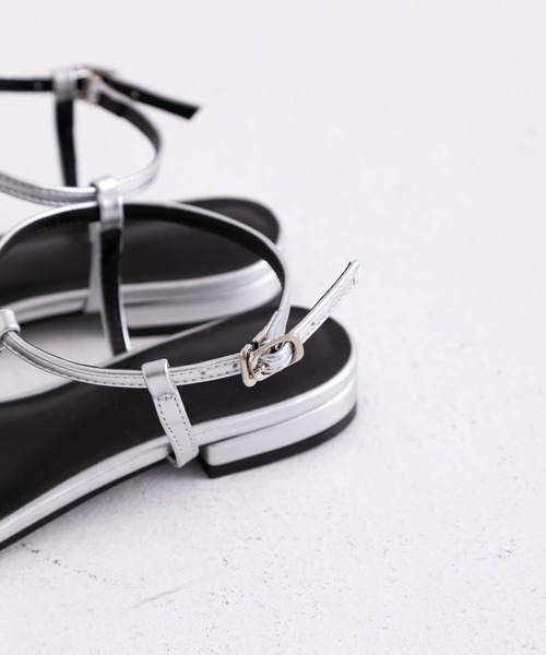 bohmal（ボマール）の「ポインテッドトゥTストラップサンダル（サンダル・レディース・ブラック/シルバー/イエロー・23.0cm/23.5cm/24.0cm/24.5cm）」の6枚目の写真