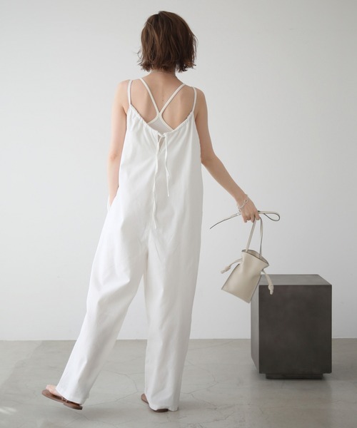 frames RAY CASSIN（フレームスレイカズン）の「WEB限定 コットンリネンバックリボンオールインワン（つなぎ/オールインワン・レディース・ネイビー/オフホワイト/スミクロ・FREE）」の19枚目の写真