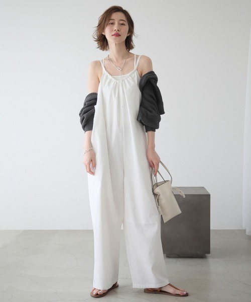 frames RAY CASSIN（フレームスレイカズン）の「WEB限定 コットンリネンバックリボンオールインワン（つなぎ/オールインワン・レディース・ネイビー/オフホワイト/スミクロ・FREE）」の16枚目の写真