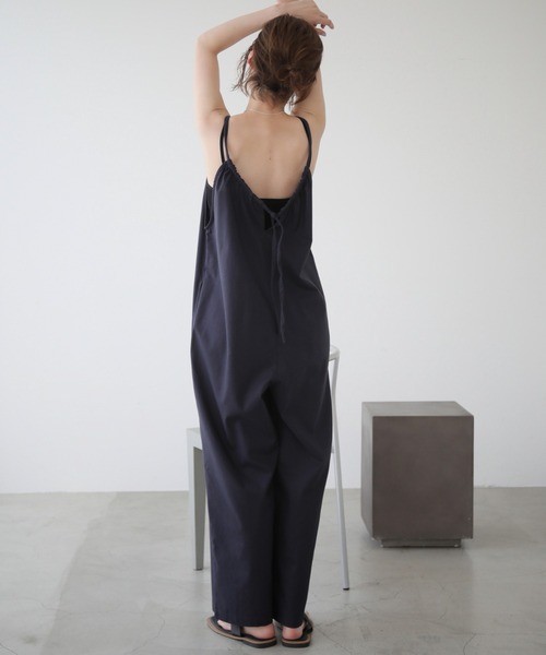 frames RAY CASSIN（フレームスレイカズン）の「WEB限定 コットンリネンバックリボンオールインワン（つなぎ/オールインワン・レディース・ネイビー/オフホワイト/スミクロ・FREE）」の18枚目の写真