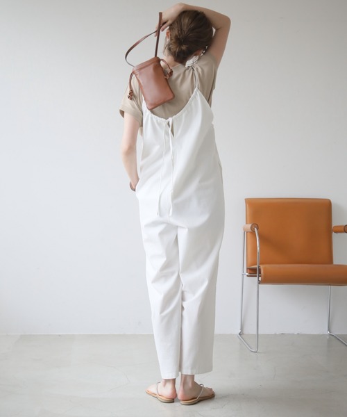 frames RAY CASSIN（フレームスレイカズン）の「WEB限定 コットンリネンバックリボンオールインワン（つなぎ/オールインワン・レディース・ネイビー/オフホワイト/スミクロ・FREE）」の8枚目の写真