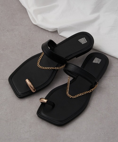 COLONY 2139(コロニートゥーワンスリーナイン)の「チェーントングサンダル(サンダル・レディース・オフホワイト/ブラック・SMALL/LARGE/MEDIUM)」の2枚目の写真