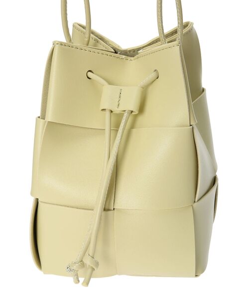 AMERICAN HOLIC(アメリカンホリック)の「編み込み巾着ミニショルダーバッグ(ショルダーバッグ・レディース・イエロー/ブラウン/ブラック/アイボリー・FREE)」の6枚目の写真