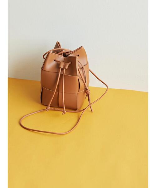 AMERICAN HOLIC(アメリカンホリック)の「編み込み巾着ミニショルダーバッグ(ショルダーバッグ・レディース・イエロー/ブラウン/ブラック/アイボリー・FREE)」の3枚目の写真