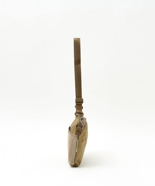 WILDERNESS EXPERIENCE(ウィルダネスエクスペリエンス)の「【WILDERNESS EXPERIENCE/ウィルダネスエクスペリエンス】SACOSH S/サコッシュ/ユニセックス(ショルダーバッグ・メンズ・ブラック/ネイビー/その他/ダークベージュ・フリー)」の6枚目の写真