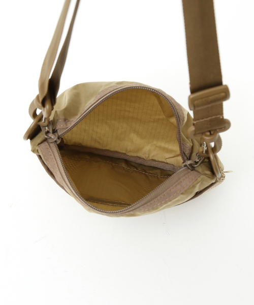 WILDERNESS EXPERIENCE(ウィルダネスエクスペリエンス)の「【WILDERNESS EXPERIENCE/ウィルダネスエクスペリエンス】SACOSH S/サコッシュ/ユニセックス(ショルダーバッグ・メンズ・ブラック/ネイビー/その他/ダークベージュ・フリー)」の8枚目の写真