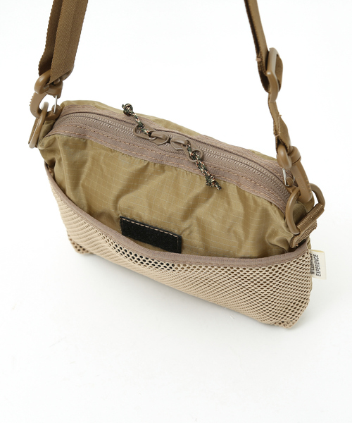 WILDERNESS EXPERIENCE(ウィルダネスエクスペリエンス)の「【WILDERNESS EXPERIENCE/ウィルダネスエクスペリエンス】SACOSH S/サコッシュ/ユニセックス(ショルダーバッグ・メンズ・ブラック/ネイビー/その他/ダークベージュ・フリー)」の9枚目の写真