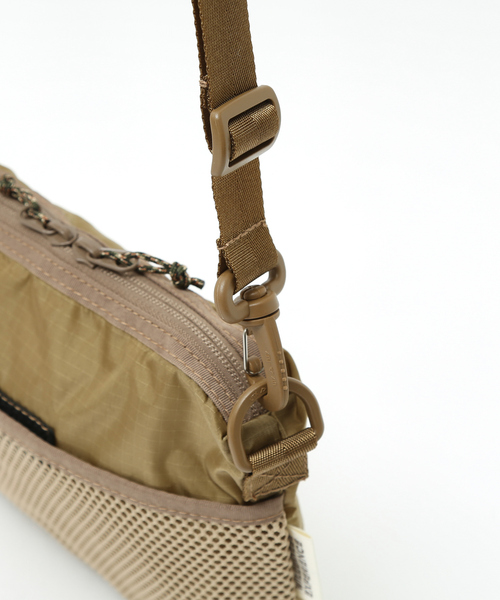 WILDERNESS EXPERIENCE(ウィルダネスエクスペリエンス)の「【WILDERNESS EXPERIENCE/ウィルダネスエクスペリエンス】SACOSH S/サコッシュ/ユニセックス(ショルダーバッグ・メンズ・ブラック/ネイビー/その他/ダークベージュ・フリー)」の10枚目の写真