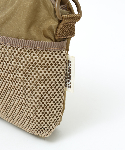 WILDERNESS EXPERIENCE(ウィルダネスエクスペリエンス)の「【WILDERNESS EXPERIENCE/ウィルダネスエクスペリエンス】SACOSH S/サコッシュ/ユニセックス(ショルダーバッグ・メンズ・ブラック/ネイビー/その他/ダークベージュ・フリー)」の11枚目の写真