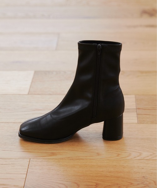 ANGIE（アンジー）の「スクエアトゥストレッチブーツ（ブーツ・レディース・アイボリー/ブラック・MEDIUM/LARGE/X-LARGE）」の20枚目の写真