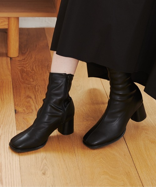 ANGIE（アンジー）の「スクエアトゥストレッチブーツ（ブーツ・レディース・アイボリー/ブラック・MEDIUM/LARGE/X-LARGE）」の12枚目の写真
