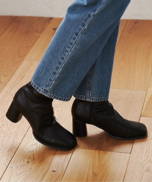 ANGIE（アンジー）の「スクエアトゥストレッチブーツ（ブーツ・レディース・アイボリー/ブラック・MEDIUM/LARGE/X-LARGE）」の6枚目の写真