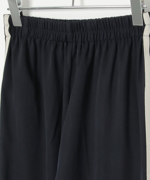 notch.（ノッチ）の「［高身長さんサイズ有］サイドラインワイドトラックパンツ（その他パンツ・レディース・ネイビー/ベージュ・M/TM）」の5枚目の写真