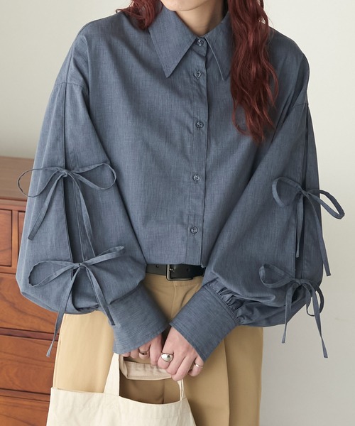 BONLECILL(ボンルシール)の「袖リボンボリュームスリーブオーバーシャツ(シャツ/ブラウス・レディース・オフホワイト/ネイビー系1/ブラック系1/ブルー/レッド/ブラック系2/ピンク/ブラック系その他/レッド系/ネイビー系2/ネイビー系3・FREE)」の8枚目の写真