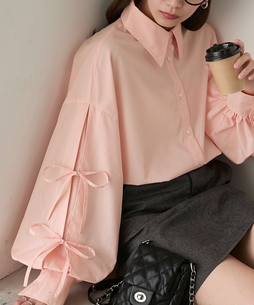 BONLECILL(ボンルシール)の「袖リボンボリュームスリーブオーバーシャツ(シャツ/ブラウス・レディース・オフホワイト/ネイビー系1/ブラック系1/ブルー/レッド/ブラック系2/ピンク/ブラック系その他/レッド系/ネイビー系2/ネイビー系3・FREE)」の10枚目の写真