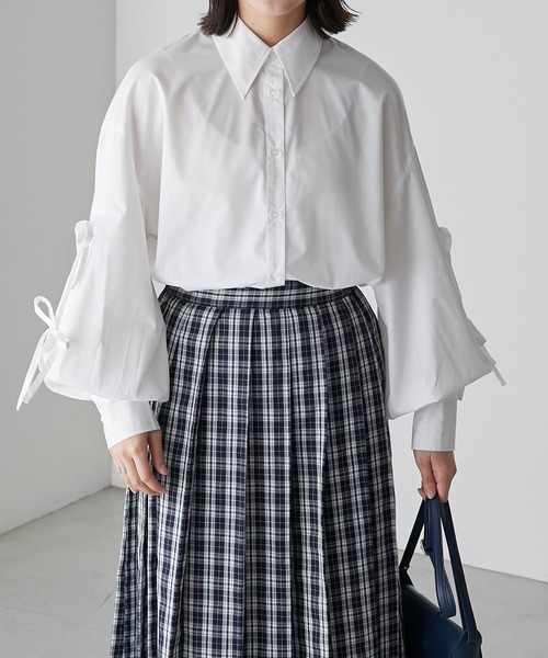 BONLECILL(ボンルシール)の「袖リボンボリュームスリーブオーバーシャツ(シャツ/ブラウス・レディース・オフホワイト/ネイビー系1/ブラック系1/ブルー/レッド/ブラック系2/ピンク/ブラック系その他/レッド系/ネイビー系2/ネイビー系3・FREE)」の13枚目の写真