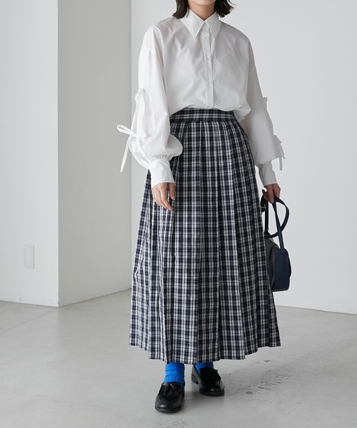 BONLECILL(ボンルシール)の「袖リボンボリュームスリーブオーバーシャツ(シャツ/ブラウス・レディース・オフホワイト/ネイビー系1/ブラック系1/ブルー/レッド/ブラック系2/ピンク/ブラック系その他/レッド系/ネイビー系2/ネイビー系3・FREE)」の17枚目の写真