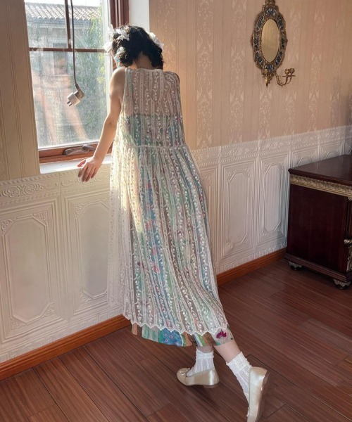 Achic(アシック)の「透明感 かわいい総レーススモック ノースリーブ ボヘミアン風(ワンピース・レディース・アイボリー・M)」の5枚目の写真