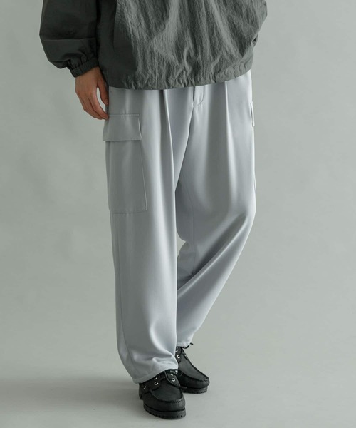 URBAN RESEARCH（アーバンリサーチ）の「ダブルクロスワンタックカーゴパンツ（カーゴパンツ・メンズ・オリーブ/ブラウン/ブラック/グレー系その他・LARGE/MEDIUM）」の5枚目の写真